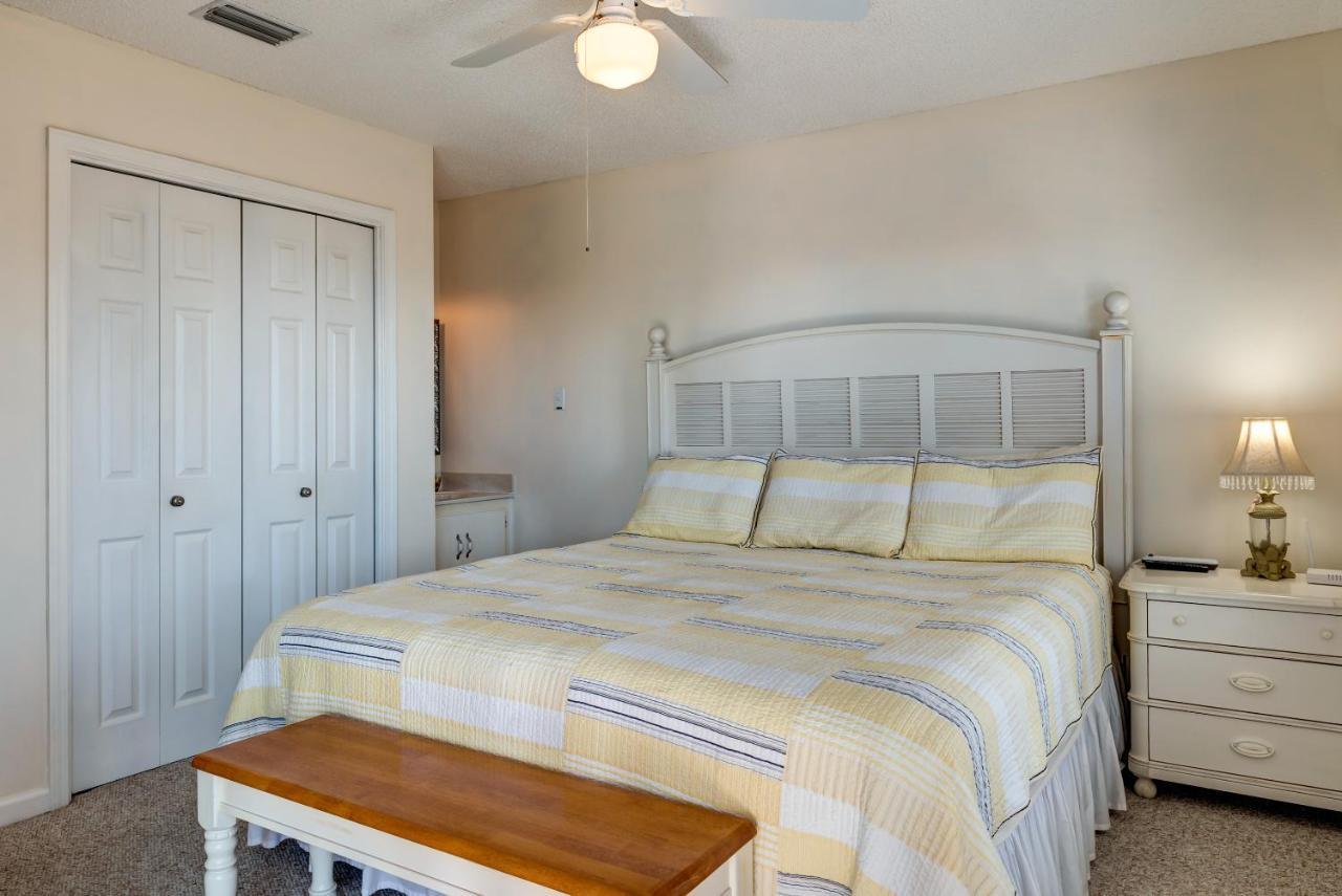 Waters Edge - Private Dock! Only Two Blocks From The Bay Or The Gulf! Plenty Of Parking For Cars Or Boats Home Dauphin Island Kültér fotó
