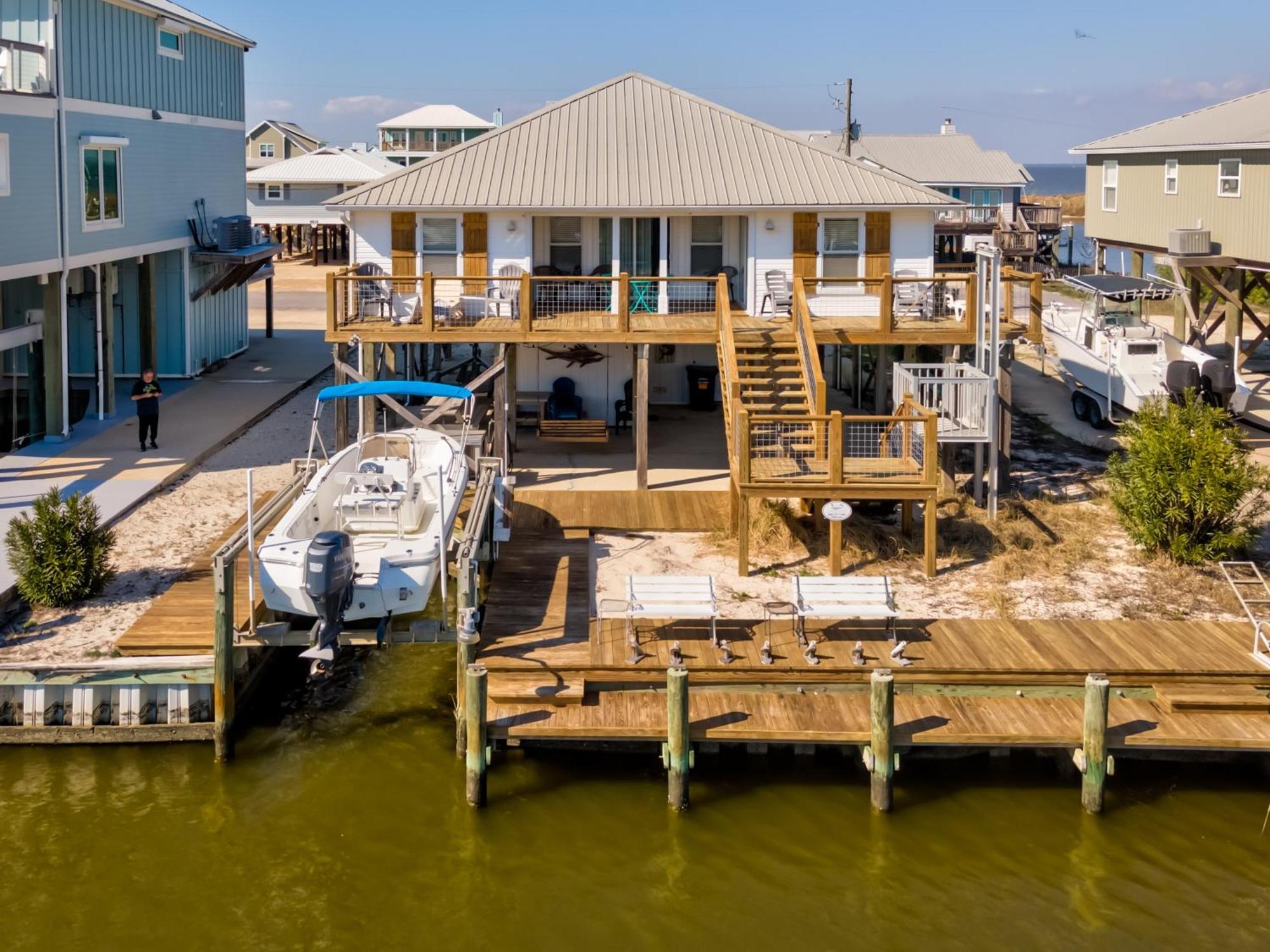 Waters Edge - Private Dock! Only Two Blocks From The Bay Or The Gulf! Plenty Of Parking For Cars Or Boats Home Dauphin Island Kültér fotó