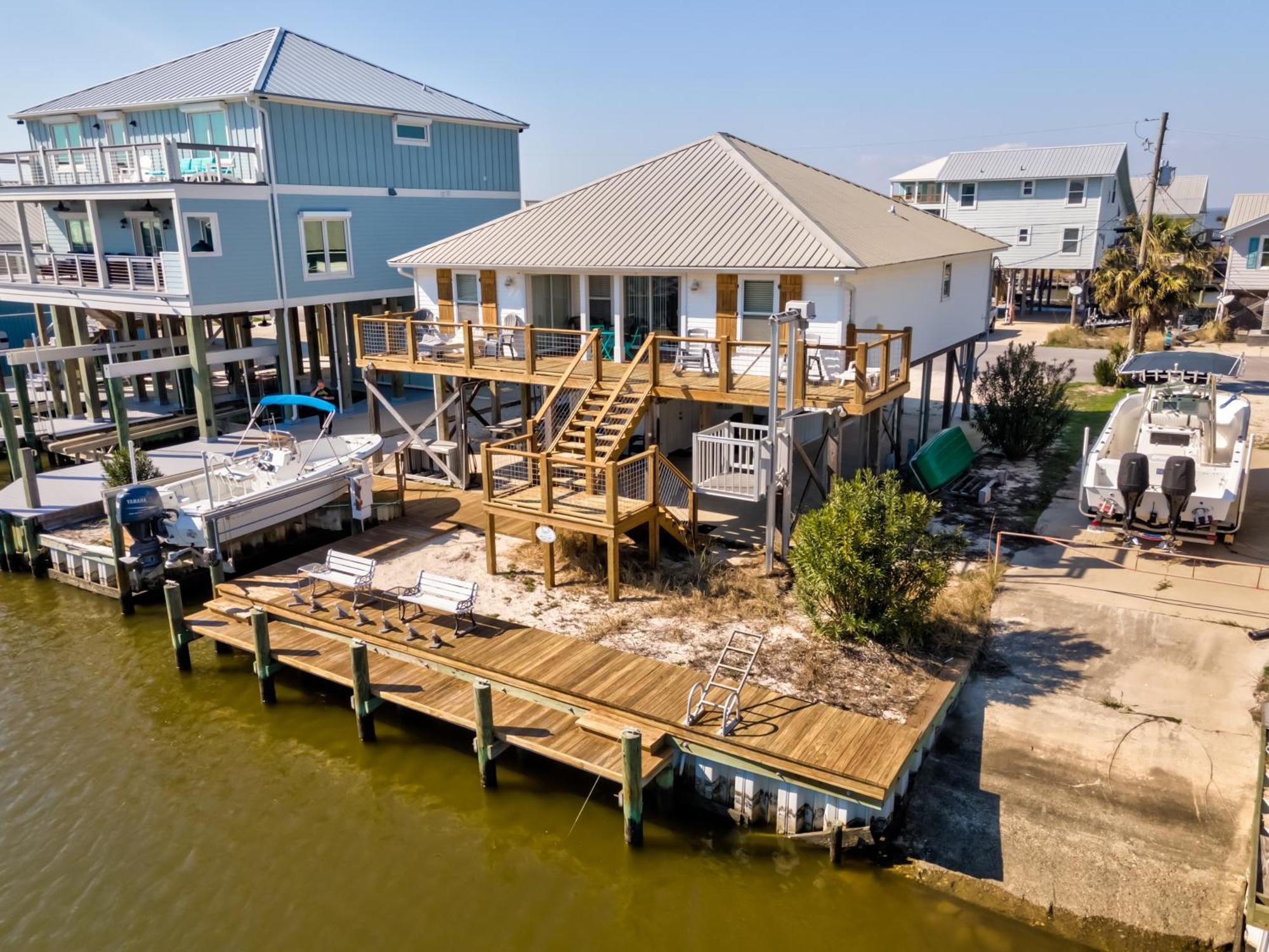 Waters Edge - Private Dock! Only Two Blocks From The Bay Or The Gulf! Plenty Of Parking For Cars Or Boats Home Dauphin Island Kültér fotó